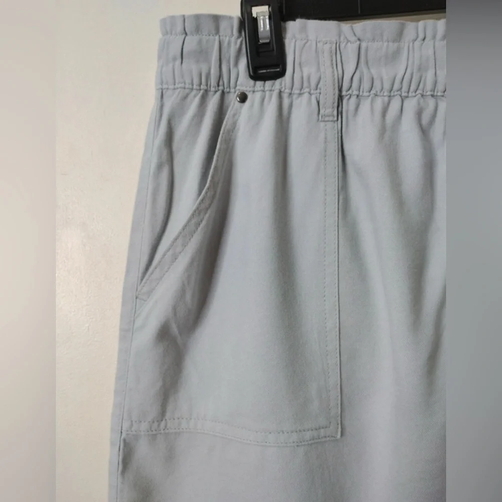 dā-sh Light Gray Pull-On Skirt Women’s Size L Utility Style Pockets‎